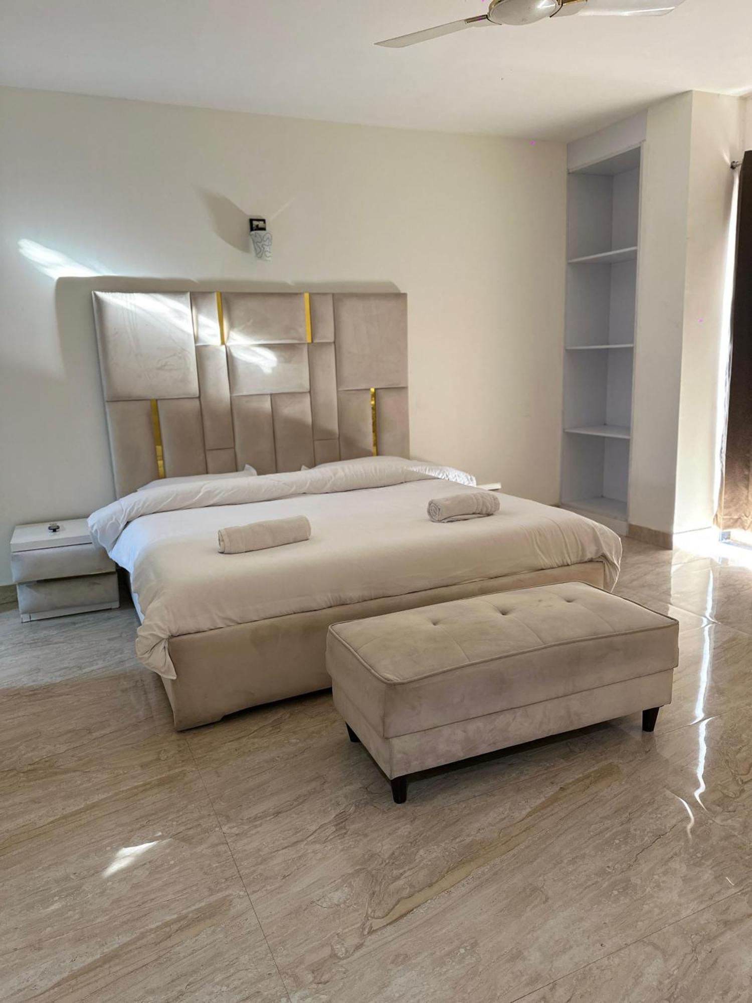 Sky Villa With Private Pool ノイダ エクステリア 写真
