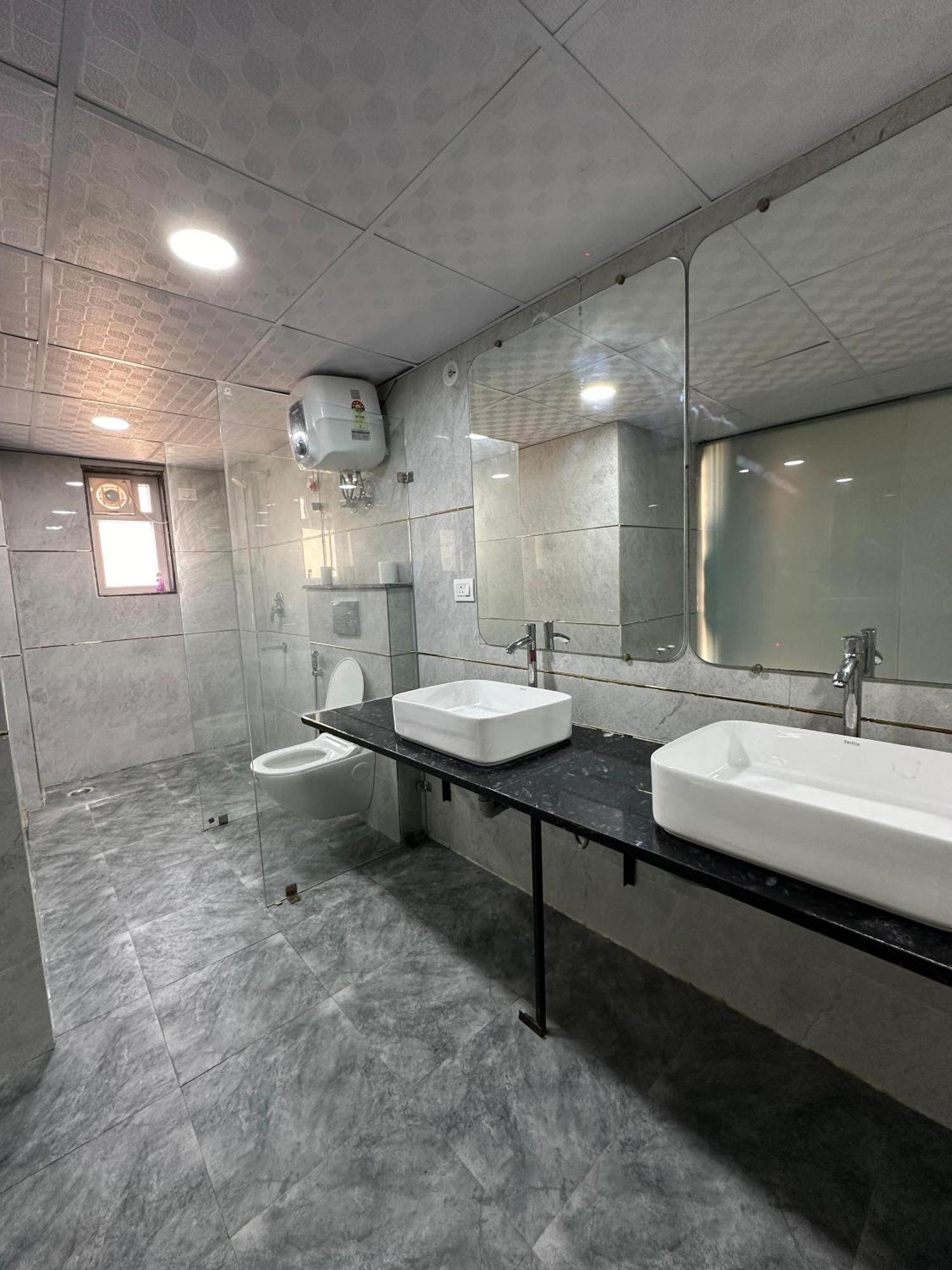 Sky Villa With Private Pool ノイダ エクステリア 写真
